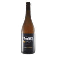 Botella de Ubeta Ubetika Orange, vino naranja de Navarra elaborado con Garnacha Blanca ecológica.
